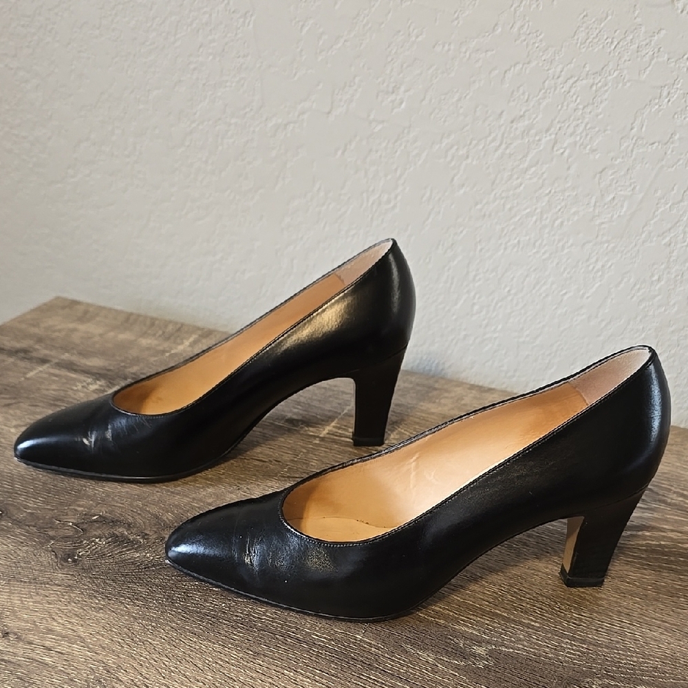 Bally Black Sophisticated Heels - Picture 7 of 16